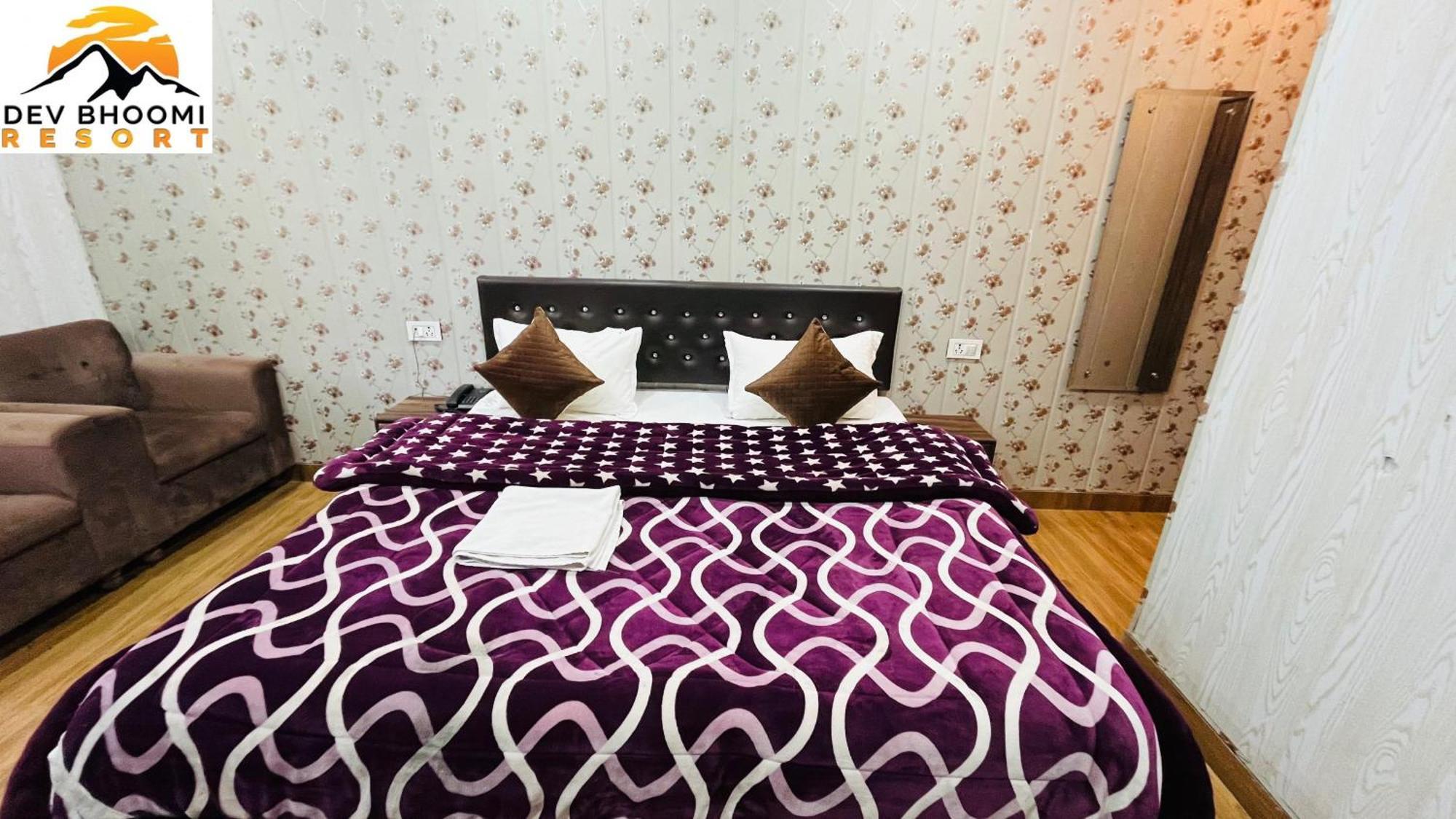 Dev Bhoomi Camping Resort Kanatal Eksteriør bilde