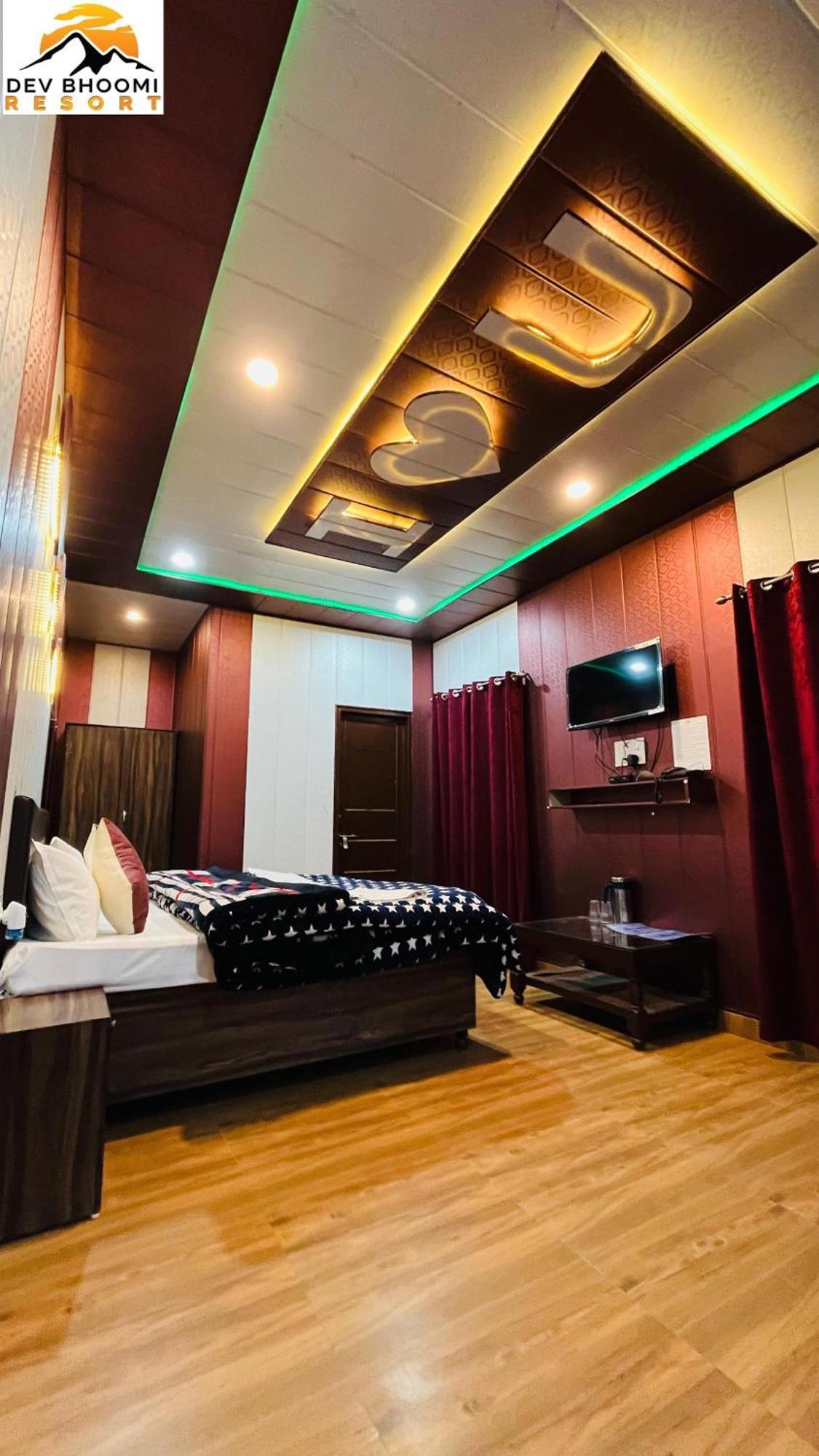 Dev Bhoomi Camping Resort Kanatal Eksteriør bilde